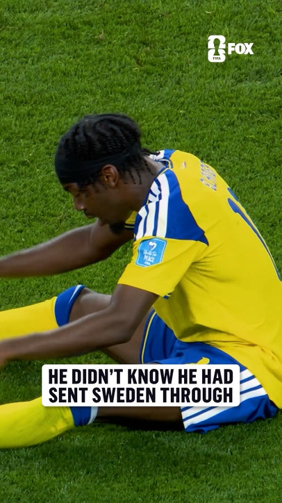 Anthony Elanga didn't know his goal was enough to send Sweden to the knockout stage 😂
