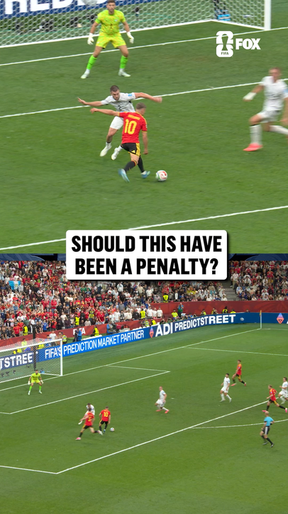 Make the call on this play 🤔
