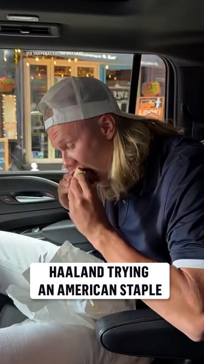 Haaland DID NOT hold back on trying a New York deli sandwich 😂