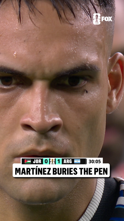 Lautaro Martínez converts the pen for Argentina to make it 2-0 🇦🇷