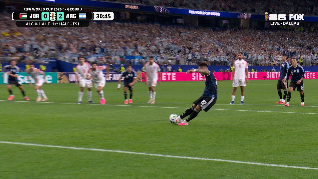 Lautaro Martínez converts penalty to extend Argentina's lead over Jordan | 2026 FIFA World Cup™