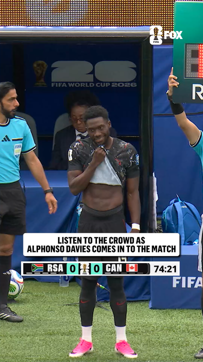 Canada star Alphonso Davies makes his 2026 FIFA World Cup debut and receives a big ovation in Los Angeles 🇨🇦