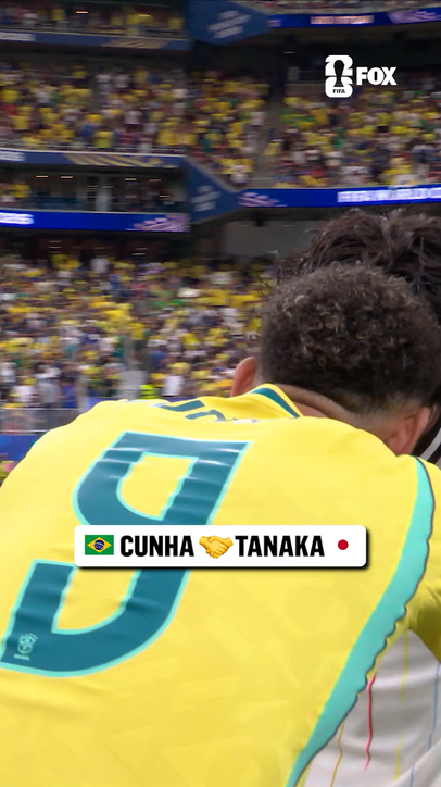 A respectful moment postgame 🤝