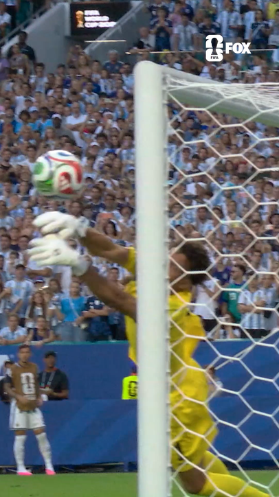 VOZINHA WITH A CRUCIAL SAVE TO DENY MESSI’S FREE KICK!
