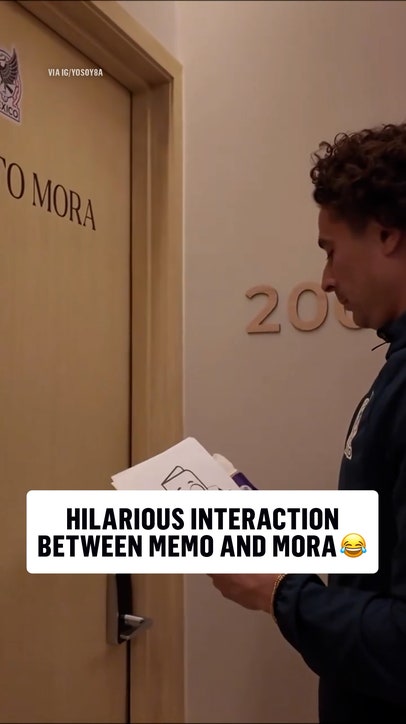 Memo Ochoa playfully teasing 17-year-old Gilberto Mora 😂