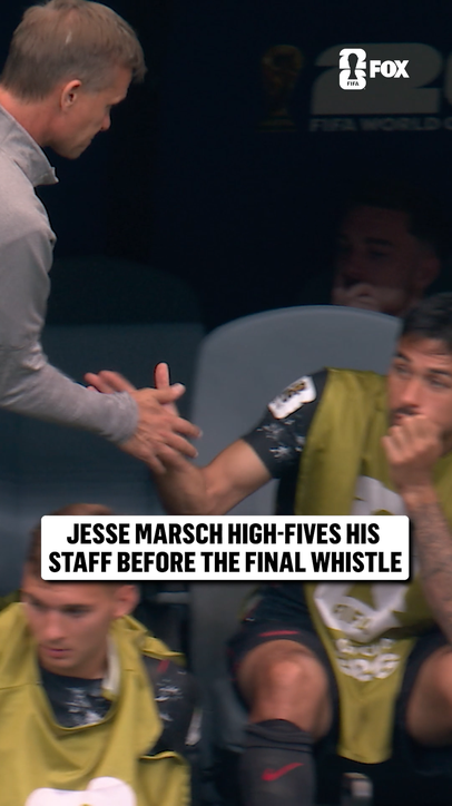 After Morocco's third goal, Canada manager Jesse Marsch gave a high five to everyone on his bench 🇨🇦
