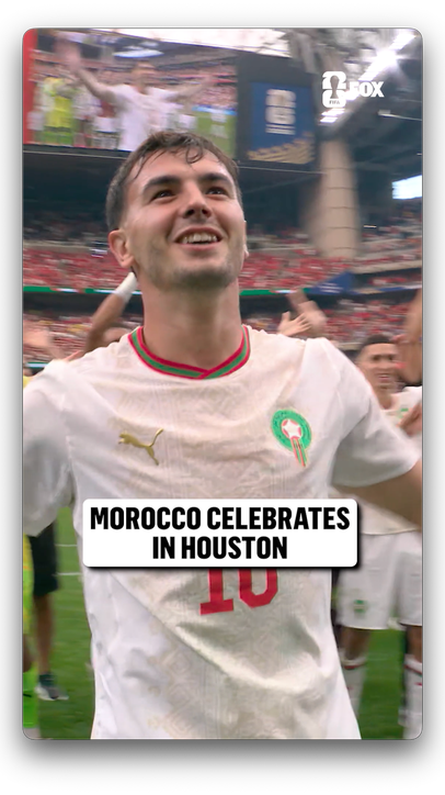 Morocco celebrates with their supporters in Houston after advancing to the Quarterfinals 🇲🇦