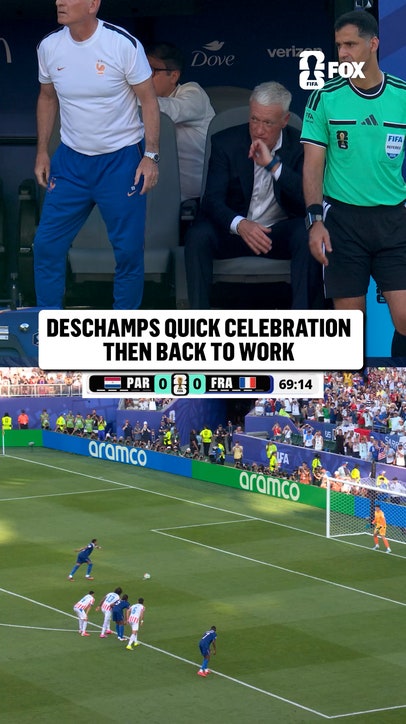 A quick celebration from the French manager 🇫🇷