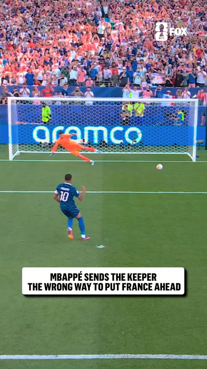 Cool, calm, and composed from Kylian Mbappé 🇫🇷