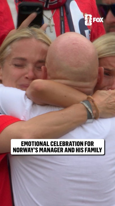 Ståle Solbakken taking it all in with his family 🇳🇴