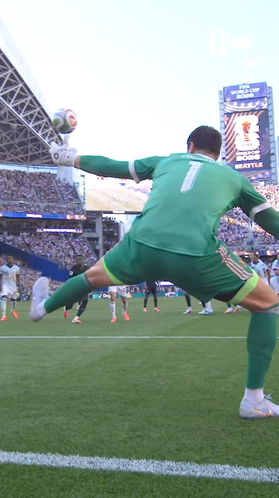 Back to back free kick goals for Malik Tillman 🇺🇸