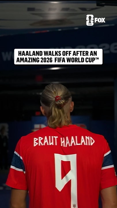 Erling Haaland walks into the tunnel after Norway's FIFA World Cup exit 🇳🇴