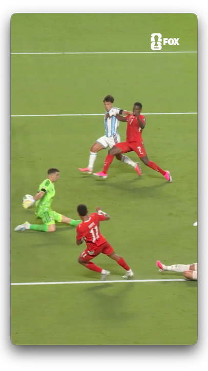 Dan Ndoye slides it under Emi Martínez to equalize 🇨🇭