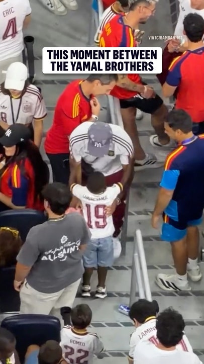 Keyne ran straight to big brother Lamine after Spain's Semifinal win ❤️🇪🇸