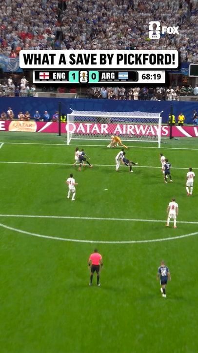 Messi sends it into the box but the header is DENIED by Jordan Pickford 🏴󠁧󠁢󠁥󠁮󠁧󠁿