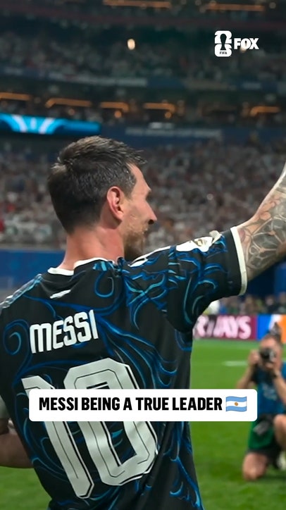 Messi turned the spotlight onto his teammates, encouraging fans to applaud the entire Argentina squad instead of just chanting his name 🇦🇷