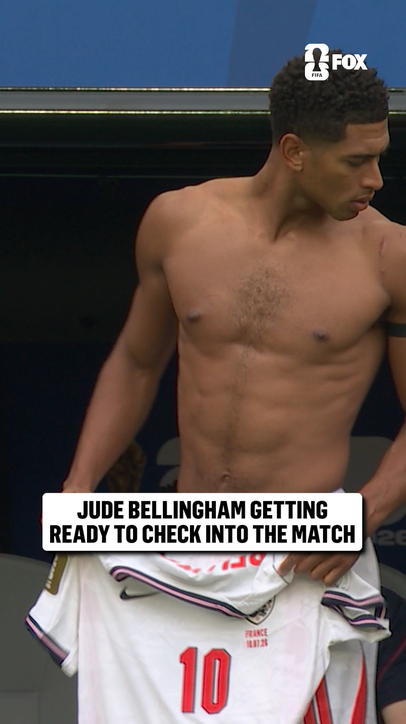 Jude Bellingham is getting ready to sub on for England in the Bronze Final 🏴󠁧󠁢󠁥󠁮󠁧󠁿