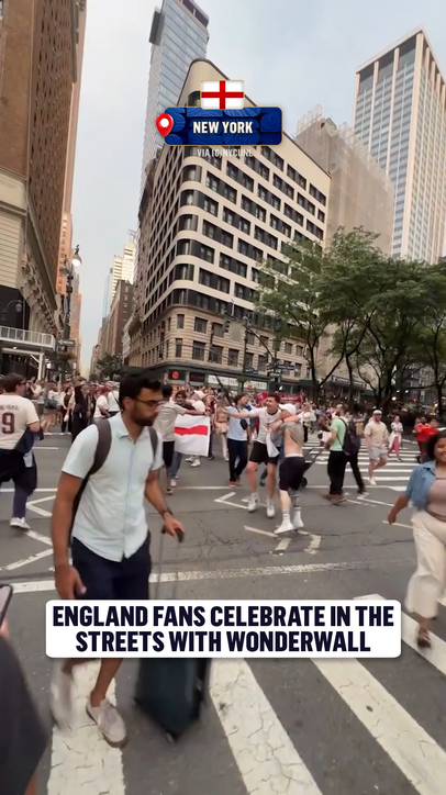 England fans singing their way home after a Bronze finish 🏴󠁧󠁢󠁥󠁮󠁧󠁿