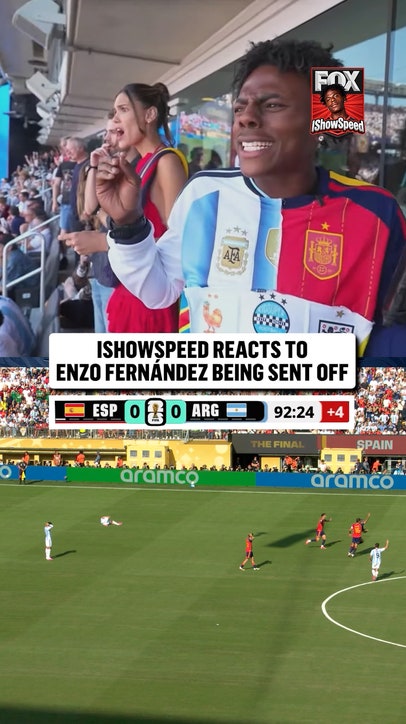 "A RED CARD?!?" @ishowspeedsui reacts to this huge moment in the FIFA World Cup Final