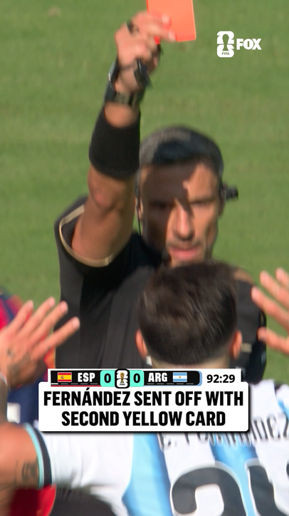 A SECOND YELLOW CARD FOR ENZO FERNÁNDEZ AFTER THIS CHALLENGE AND HE IS SENT OFF 🟥