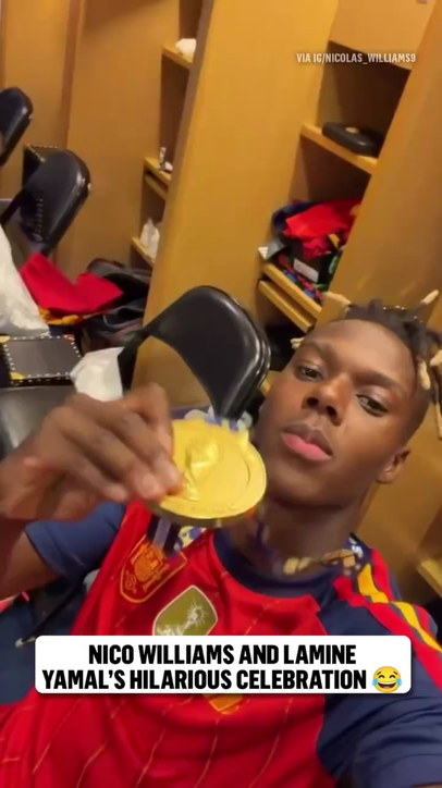 This locker room celebration between Nico Williams and Lamine Yamal 😂