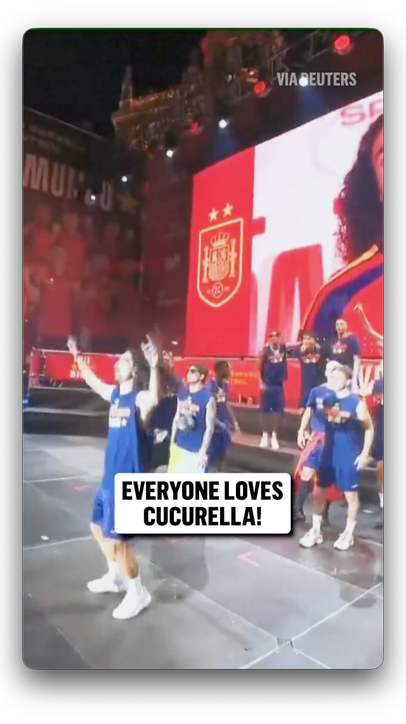 Of course Marc Cucurella had to show out on the mic at Spain's victory parade 🎤