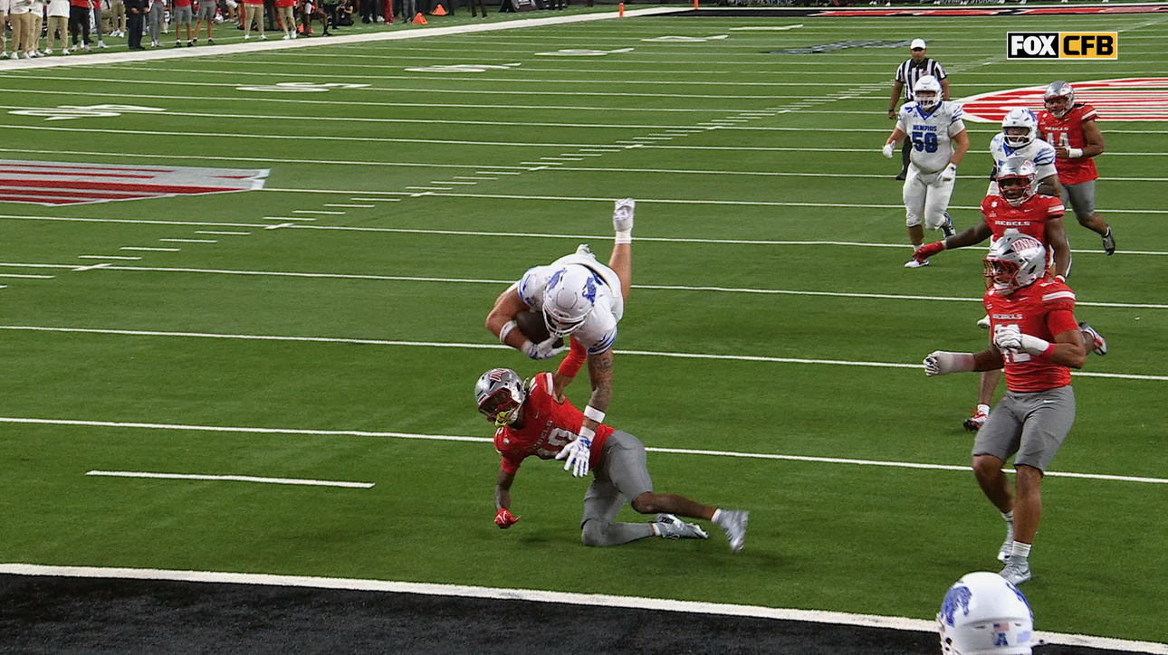 Memphis' Marcus Stokes ties score with 16-yard TD pass to Hunter Tipton vs UNLV