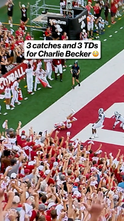 Charlie Becker doing his best Randy Moss impression 👀 