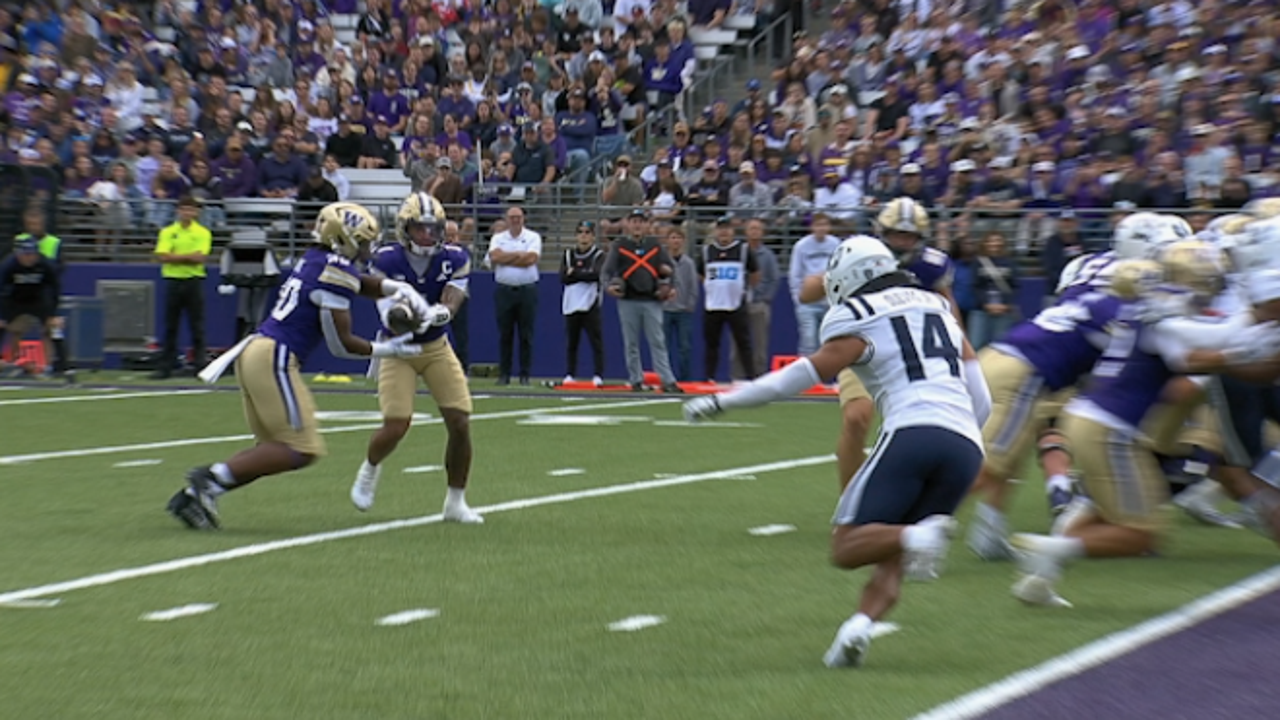 Washington's Ansu Sanoe rushes for a 1-yard TD, retaking the lead against Utah State