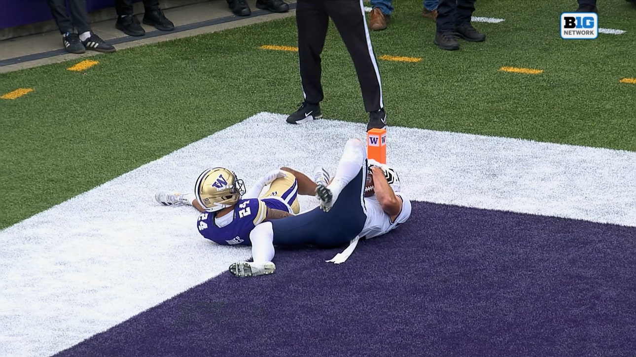 Utah State's Grady Brosterhous finds Eli Wood for a 7-yard touchdown to cut into Washington's lead