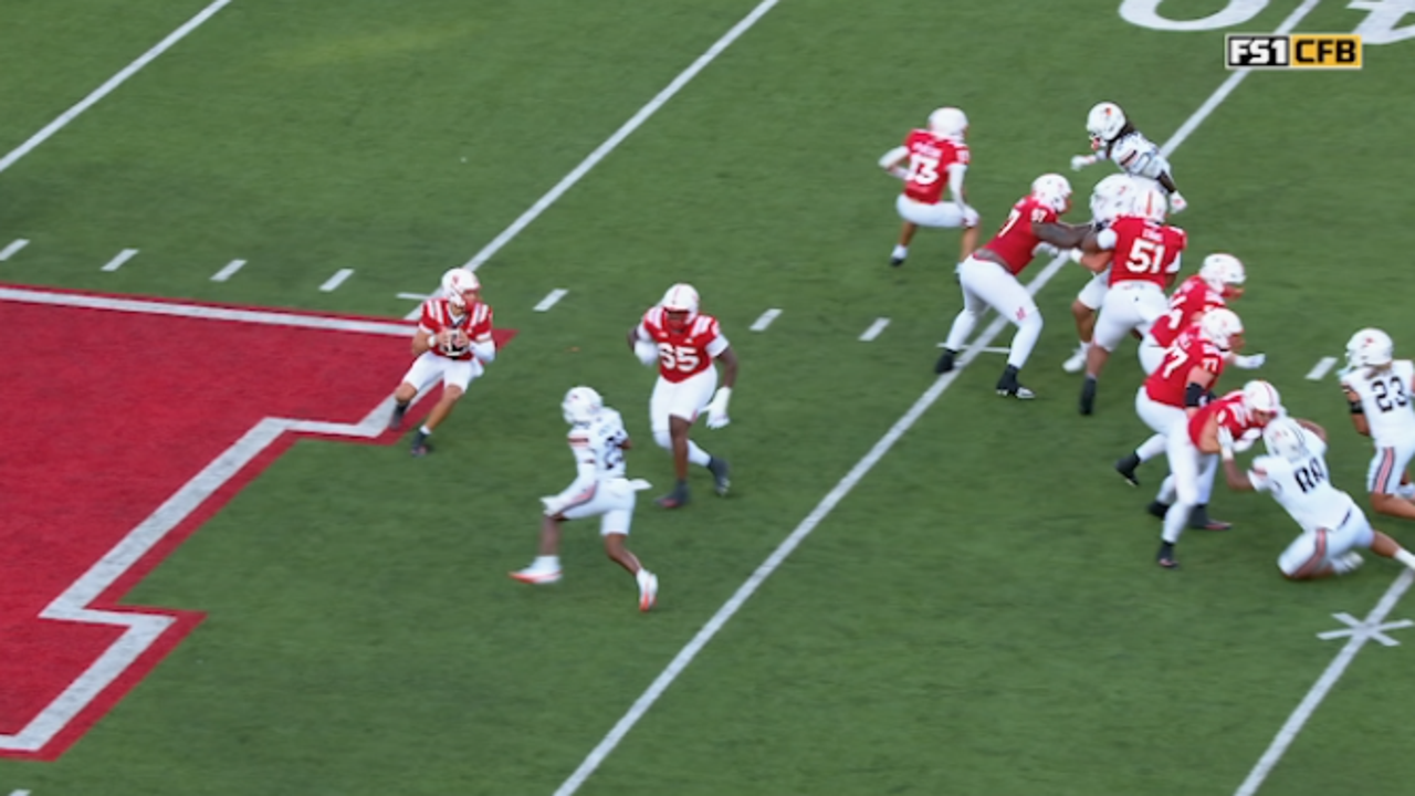 Nebraska's Anthony Colandrea connects with Jacory Barney Jr. to take the lead vs Bowling Green