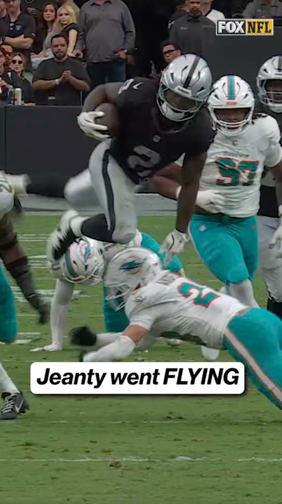Ashton Jeanty went FLYING 😱