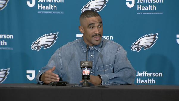 Eagles’ Jalen Hurts discusses his conversation with Tom Brady during production meeting before Week 1