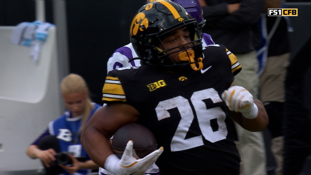 Xavier Williams breaks free for a 48-yard TD to extend Iowa's lead to 21 vs Northern Iowa