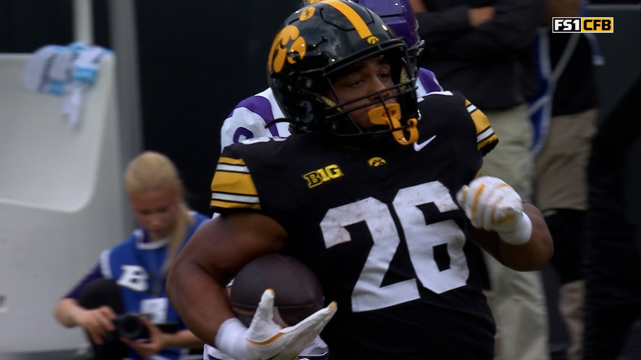 Xavier Williams breaks free for a 48-yard TD to extend Iowa's lead to 21 vs Northern Iowa