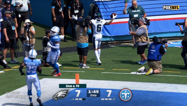 Jalen Hurts connects with DeVonta Smith for 22-yard TD, giving Eagles lead over Titans | NFL Highlights