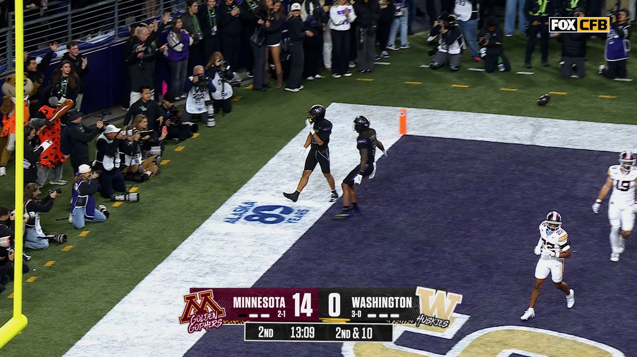 Demond Williams Jr. finds Dezmen Roebuck for 16-yard TD, cutting Washington's deficit against Minnesota