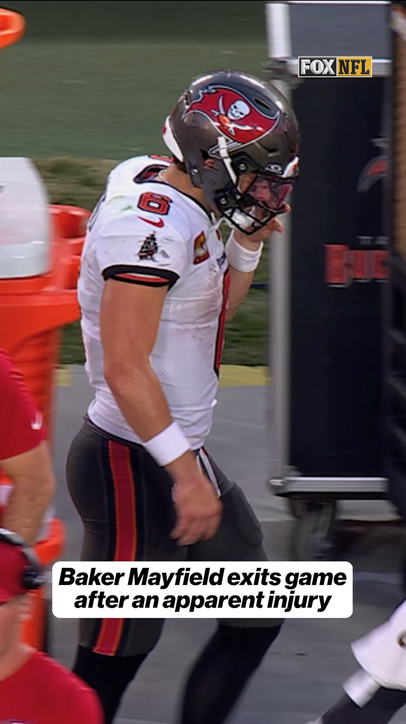 Baker Mayfield headed to the locker room late in the 4th quarter after an apparent injury