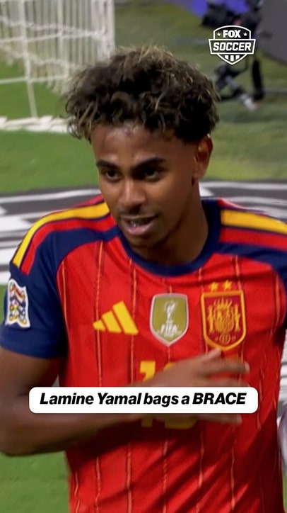 Lamine Yamal found his second of the match from the tightest of angles 🇪🇸