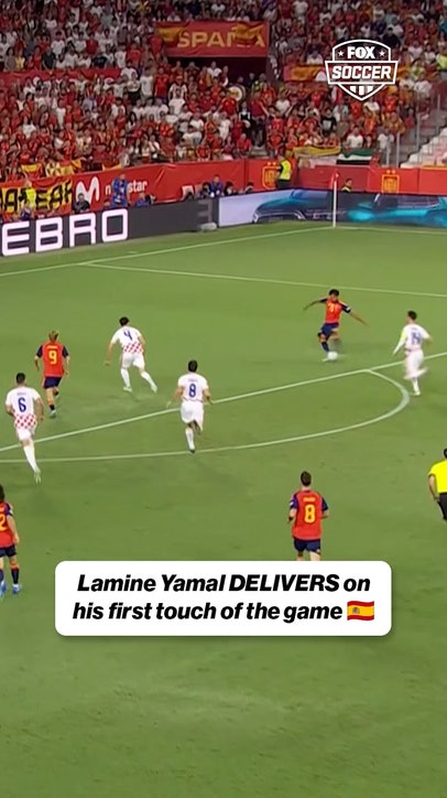Lamine Yamal wasted no time with this goal 🎯
