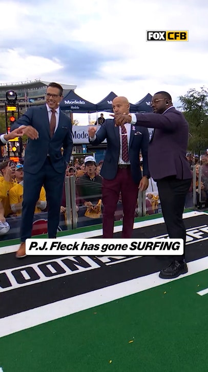 Coach P.J. Fleck has the crowd fired up ahead of kickoff