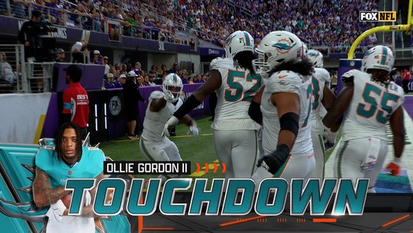 Ollie Gordon runs for 12-yard TD, shrinking Dolphins' deficit against Vikings | NFL Highlights