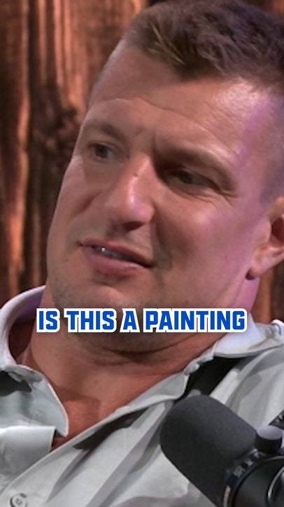 Gronk thought Mike Tomlin's Minecraft city was a painting 😭