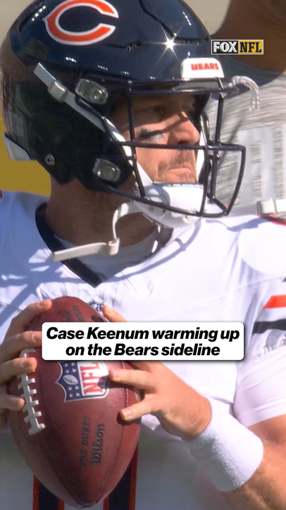 Case Keenum getting warmed up for the bears
