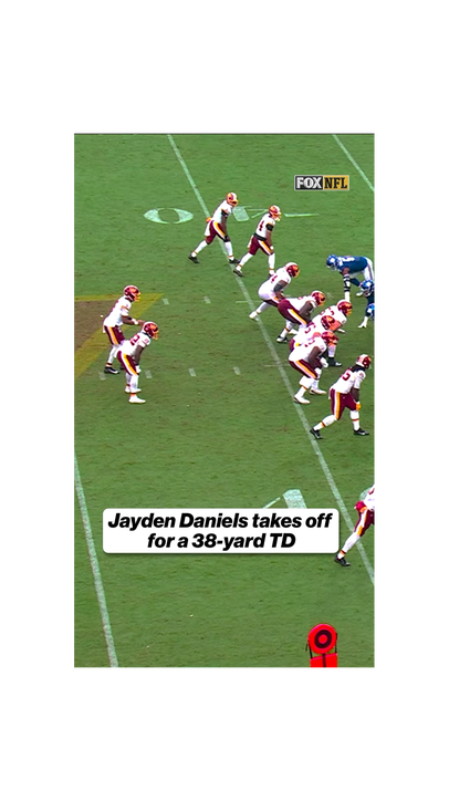 Jayden Daniels does it himself!