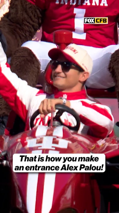 5-time INDYCAR Champ Alex Palou knows how to make an entrance
