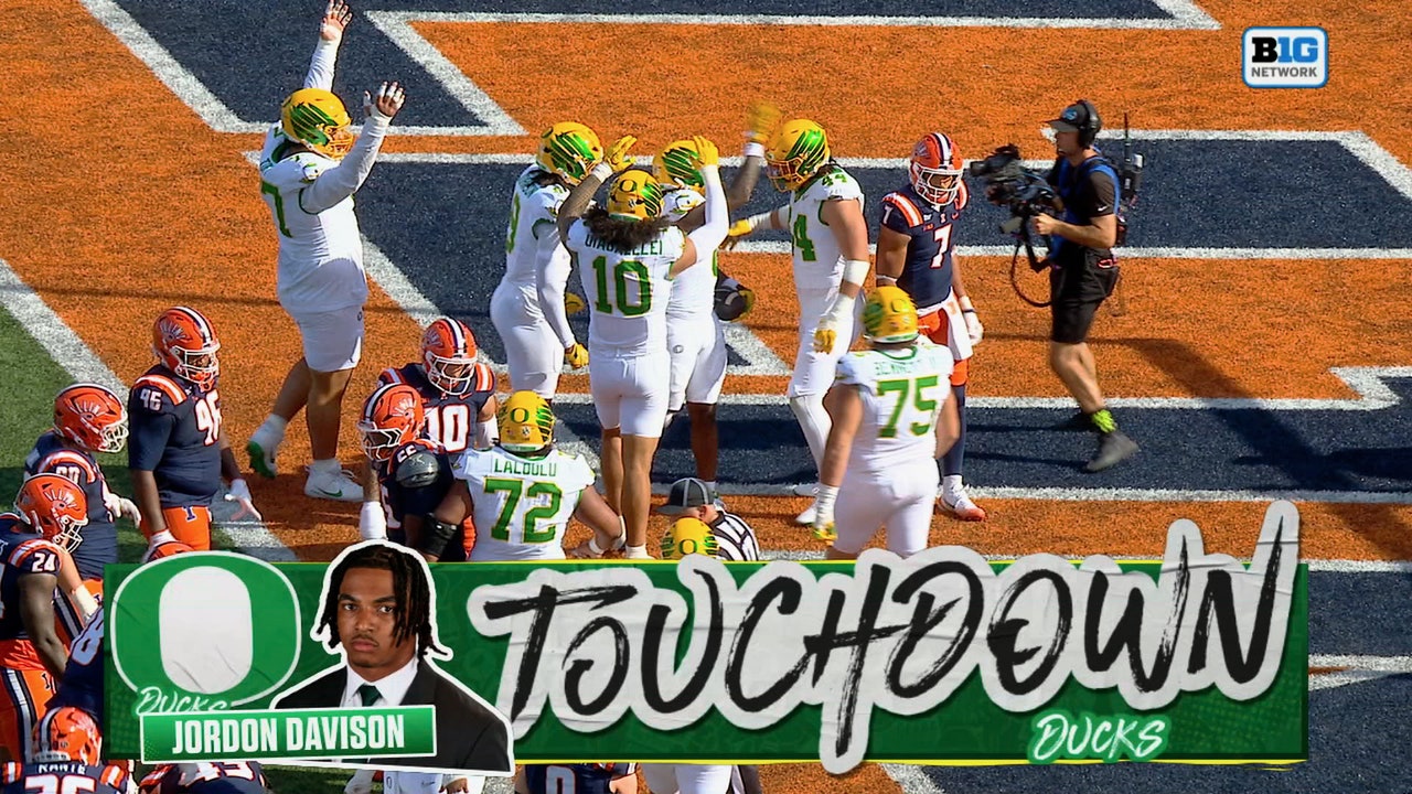 Jordon Davison rushes in for touchdown, giving Oregon lead over Illinois
