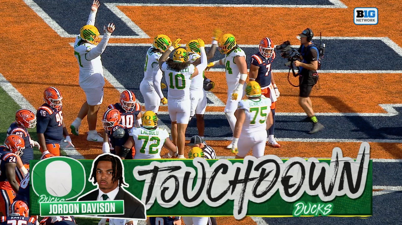 Jordon Davison rushes in for touchdown, giving Oregon lead over Illinois