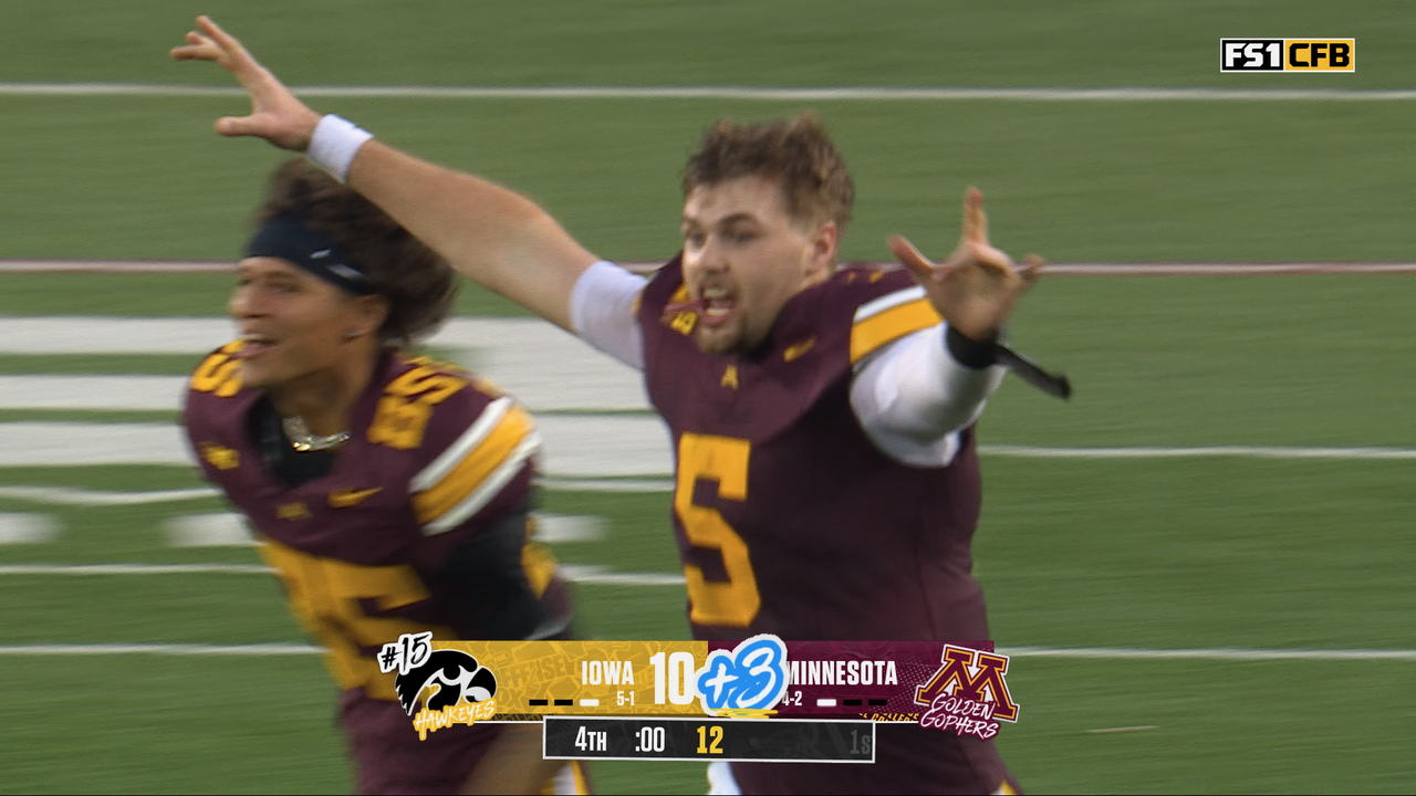 Luke Drzewiecki kicks 46-yard field goal to win the game for Minnesota over Iowa