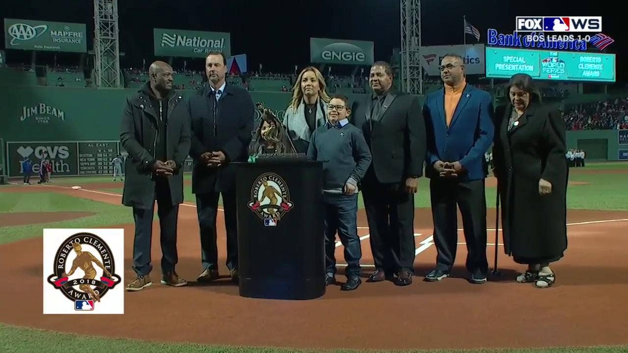 Molina wins Roberto Clemente Award for his work in Puerto Rico after Hurricane Maria